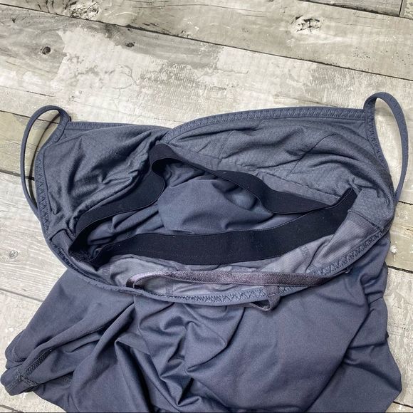 Lululemon Rehearsal Tank
Black / White Coal Tinted Canvas Super - Picture 10 of 12